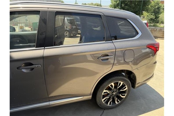 Recambio de puerta trasero izquierda para mitsubishi outlander (gf0/gg0) 2.0 phev kaiteki 4wd (gg2w) referencia OEM IAM 5730B639
