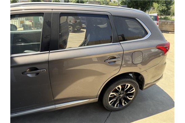 Recambio de puerta trasero izquierda para mitsubishi outlander (gf0/gg0) 2.0 phev kaiteki 4wd (gg2w) referencia OEM IAM 5730B639