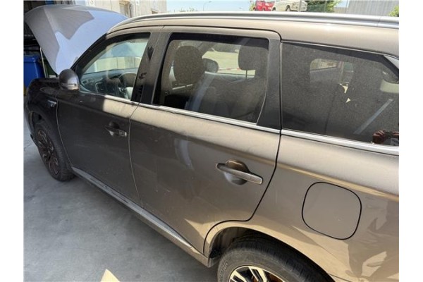Recambio de puerta trasero izquierda para mitsubishi outlander (gf0/gg0) 2.0 phev kaiteki 4wd (gg2w) referencia OEM IAM 5730B639