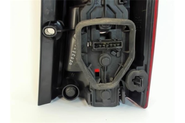 Recambio de piloto trasero izquierdo para peugeot partner (s2) 2.0 combi plus referencia OEM IAM 6350EC  