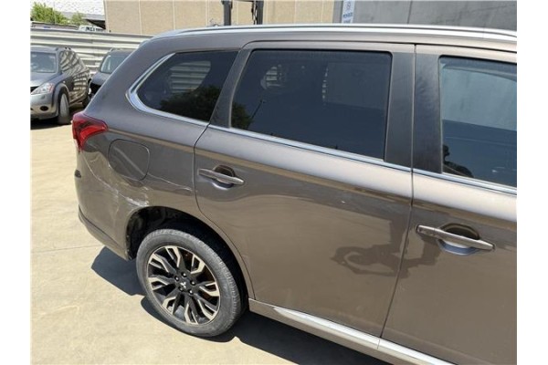 Recambio de puerta trasero derecha para mitsubishi outlander (gf0/gg0) 2.0 phev kaiteki 4wd (gg2w) referencia OEM IAM 5730B640  
