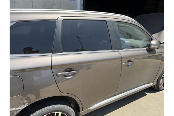 Recambio de puerta trasero derecha para mitsubishi outlander (gf0/gg0) 2.0 phev kaiteki 4wd (gg2w) referencia OEM IAM 5730B640  