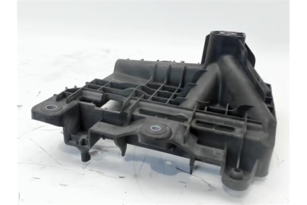 Recambio de protector soporte bateria para volkswagen polo v (6r1) 1.2 sport referencia OEM IAM SR0915331  