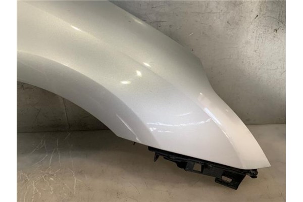 Recambio de aleta delantero derecha para citroen c4 berlina 2.0 exclusive referencia OEM IAM 7841S2  