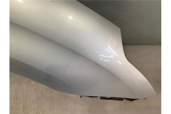 Recambio de aleta delantero derecha para citroen c4 berlina 2.0 exclusive referencia OEM IAM 7841S2  