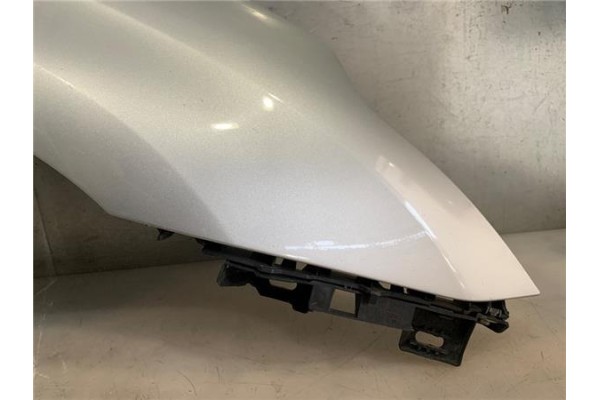 Recambio de aleta delantero derecha para citroen c4 berlina 2.0 exclusive referencia OEM IAM 7841S2  
