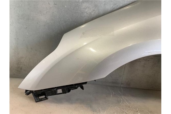 Recambio de aleta delantero izquierda para citroen c4 berlina 2.0 exclusive referencia OEM IAM 7840Q3  