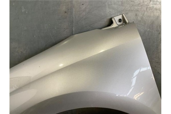 Recambio de aleta delantero izquierda para citroen c4 berlina 2.0 exclusive referencia OEM IAM 7840Q3  