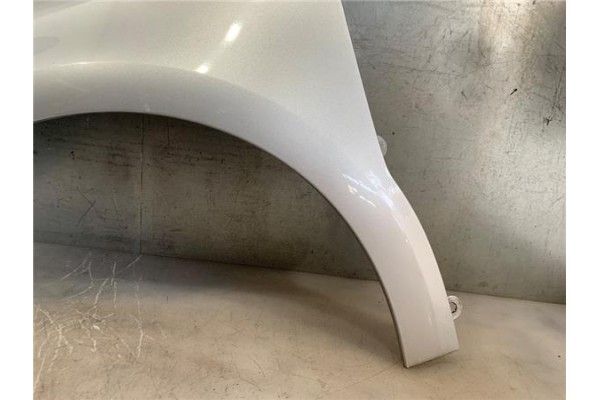 Recambio de aleta delantero izquierda para citroen c4 berlina 2.0 exclusive referencia OEM IAM 7840Q3  