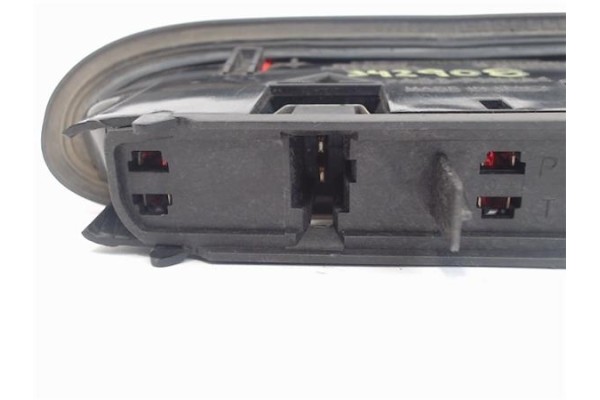 Recambio de luz central de freno para renault clio i fase i / ii (b/c57) 1.2 (5/357y, 5/357k) referencia OEM IAM 7700847733 3784
