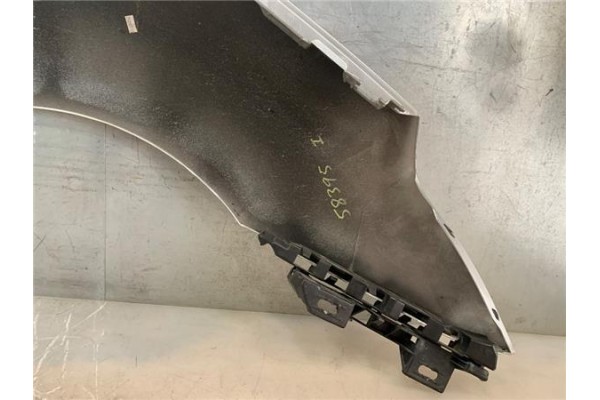 Recambio de aleta delantero izquierda para citroen c4 berlina 2.0 exclusive referencia OEM IAM 7840Q3  