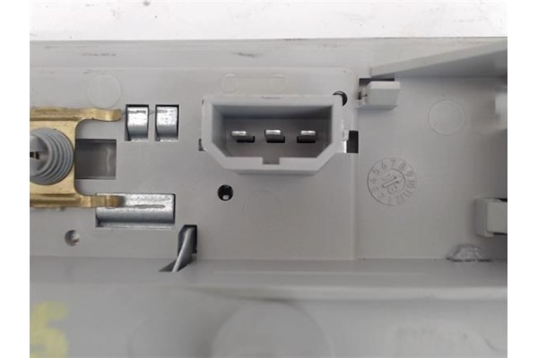 Recambio de luz delantero central techo para volkswagen polo v (6r1) 1.2 sport referencia OEM IAM 6Q0947105  