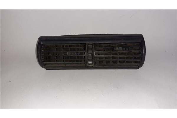 Recambio de rejilla entrada de aire para bmw serie 3 berlina (e36) 1.6 316i referencia OEM IAM 64228390216  