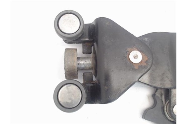 Recambio de bisagra inf. puerta trasero derecha para fiat qubo (300) 1.3 active referencia OEM IAM 1378342080  