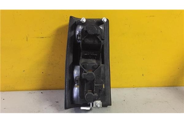 Recambio de piloto trasero derecho para opel corsa a 1.0 city referencia OEM IAM GM5973914  