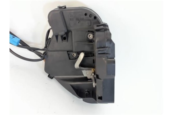 Recambio de cerradura puerta trasero derecha para mercedes-benz clase c (bm 203) berlina 3.2 320 (203.064) referencia OEM IAM A2