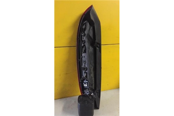 Recambio de piloto trasero derecho para opel corsa c 1.0 club referencia OEM IAM GM09114337  