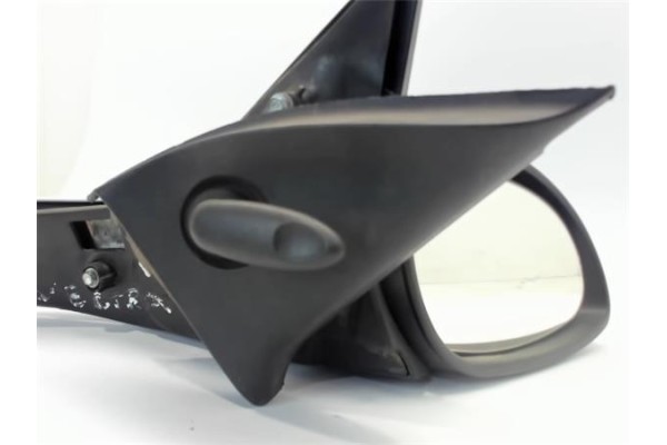 Recambio de retrovisor derecho para opel vectra b berlina referencia OEM IAM 6428016  