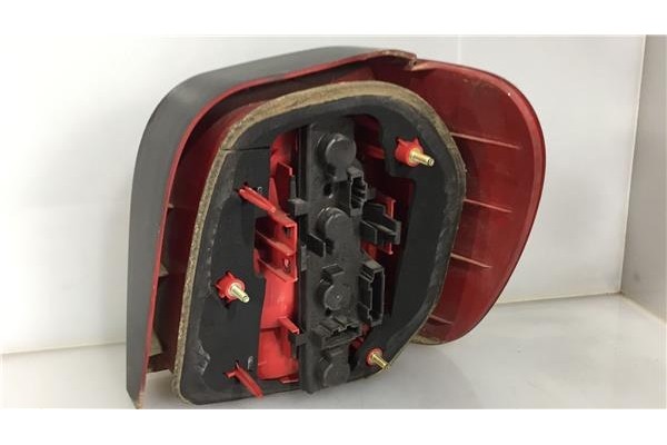 Recambio de piloto trasero izquierdo para volkswagen polo iii berlina (6n2) 1.4 trendline referencia OEM IAM 6N0945095H  