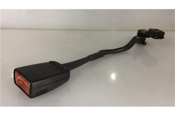 Recambio de anclaje cinturon delantero izquierdo para audi a3 (8l) 1.8 t ambiente referencia OEM IAM 8L0858675H  