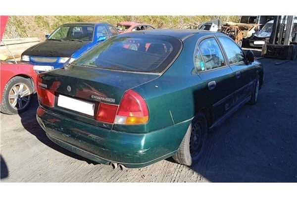 mitsubishi carisma berlina 5 (da0) del año 1998