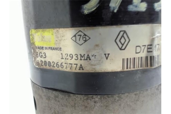 Recambio de motor arranque para renault clio ii fase ii 1.3 referencia OEM IAM 8200266777A D7E17 