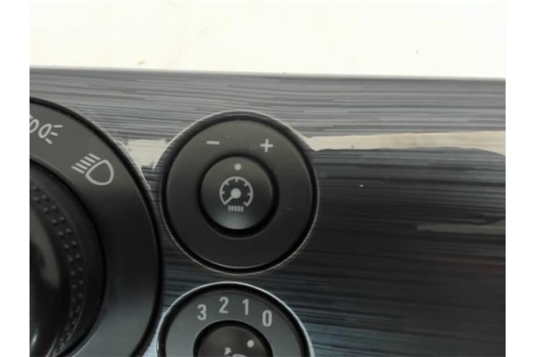 Recambio de mando de luces para opel astra h berlina 1.7 cdti referencia OEM IAM 13100136  