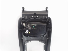 Recambio de embellecedor consola central para renault laguna iii berlina 2.0 dci (bt01, bt0e, bt0k) referencia OEM IAM 685000039