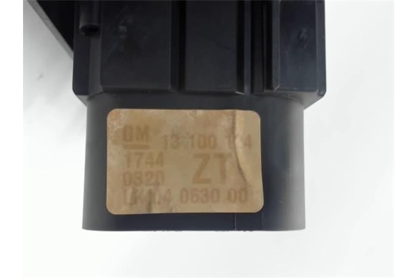 Recambio de mando de luces para opel astra h berlina 1.7 cdti referencia OEM IAM 13100136  