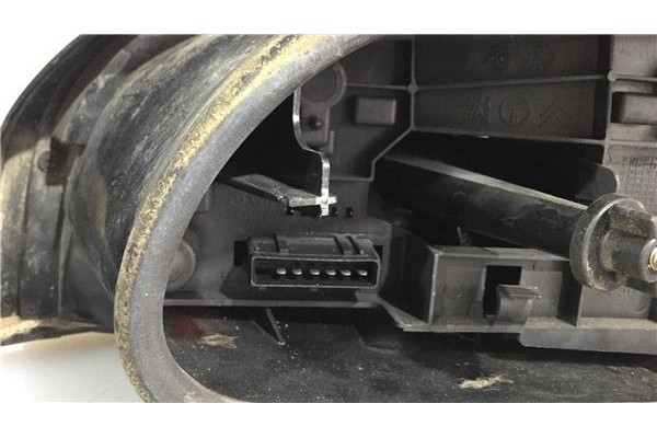 Recambio de piloto trasero izquierdo para citroen saxo 1.4 vts referencia OEM IAM 6350F7  