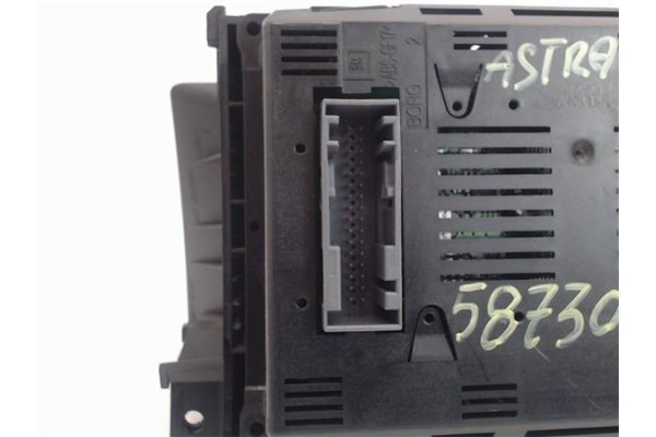 Recambio de reloj horario para opel astra h berlina 1.7 cdti referencia OEM IAM 13111165  