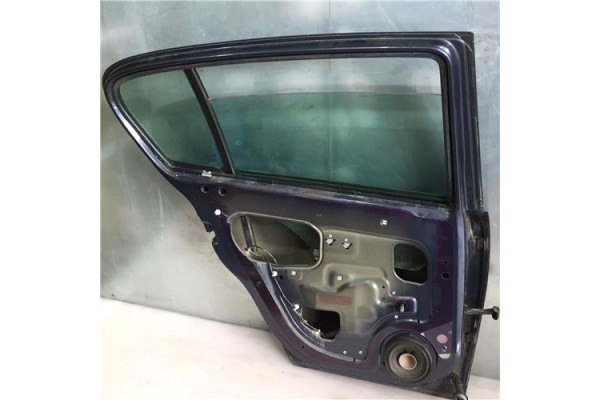 Recambio de puerta trasero izquierda para opel astra h berlina 1.7 cdti referencia OEM IAM 94710105 13162876 