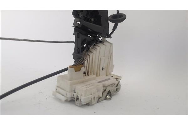 Recambio de cierre electromagnetico delantero derecho para mercedes-benz clase a (bm 169) 1.5 a 150 (169.031) referencia OEM IAM