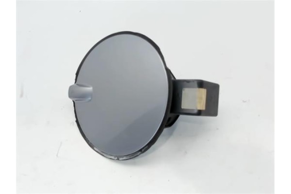 Recambio de tapa exterior combustible para opel astra h berlina 1.7 cdti referencia OEM IAM 13111597 13111596 