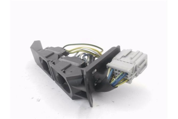 Recambio de mando elevalunas para honda civic vi fastback (ma, mb3) [01/1997 a 02/2001] 1.5 16v (mb3) referencia OEM IAM 35760ST