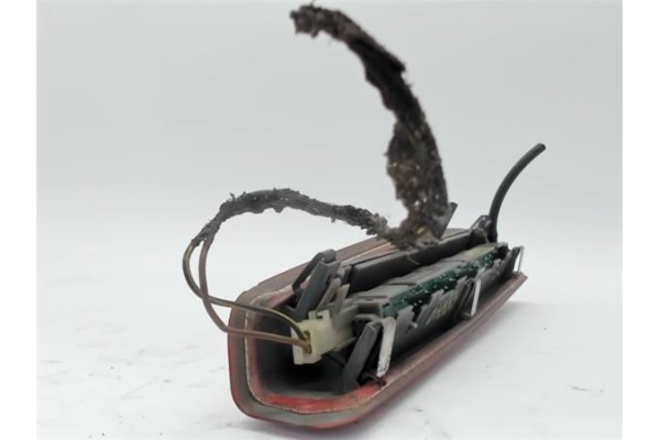 Recambio de luz central de freno para opel astra h berlina 1.7 cdti referencia OEM IAM 1222764  