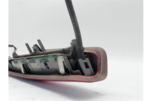 Recambio de luz central de freno para opel astra h berlina 1.7 cdti referencia OEM IAM 1222764  