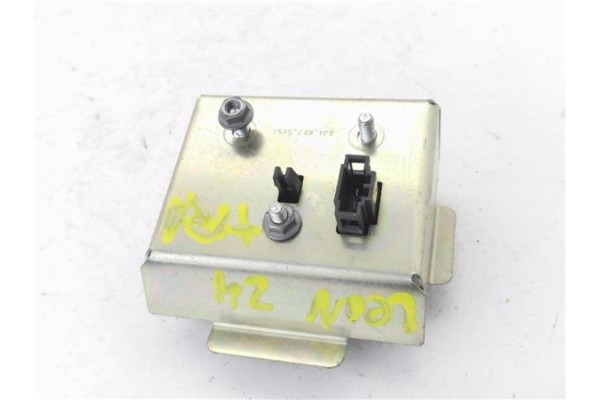 Recambio de maneta exterior porton para seat leon (1p1) 1.9 emocion referencia OEM IAM 6J4827565A  