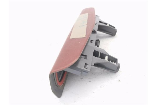 Recambio de luz central de freno para opel corsa d 1.0 catch me referencia OEM IAM 13188045  