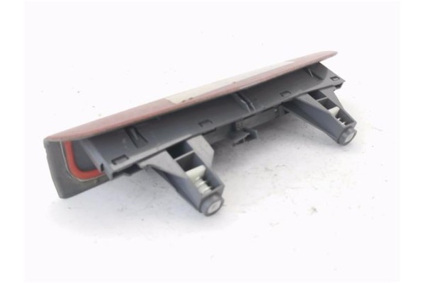 Recambio de luz central de freno para opel corsa d 1.0 catch me referencia OEM IAM 13188045  