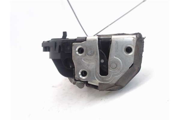 Recambio de cierre electromagnetico trasero derecho para toyota prius (nhw20) híbrido basis referencia OEM IAM 6905047041  