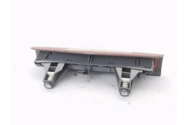 Recambio de luz central de freno para opel corsa d 1.0 catch me referencia OEM IAM 13188045  