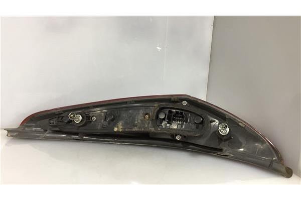 Recambio de piloto trasero izquierdo para fiat ii punto (188) berlina 1.2 60 (188.030, .050, .130, .150, .230, .250) referencia 