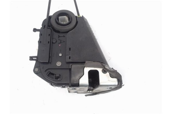Recambio de cierre electromagnetico trasero derecho para toyota prius (nhw20) híbrido basis referencia OEM IAM 6905047041  