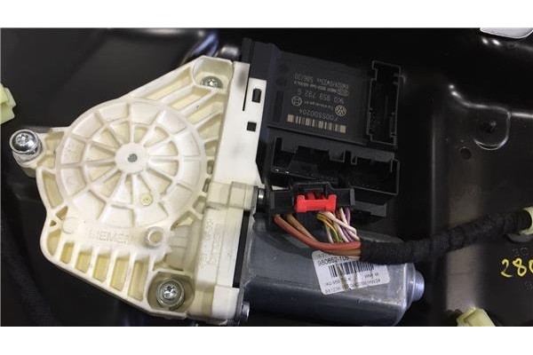 Recambio de elevalunas electrico delantero derecho para volkswagen passat berlina (3c2) 2.0 tdi 16v referencia OEM IAM 3C1837756