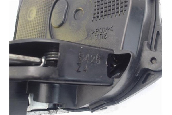 Recambio de cierre electromagnetico trasero derecho para toyota prius (nhw20) híbrido basis referencia OEM IAM 6905047041  