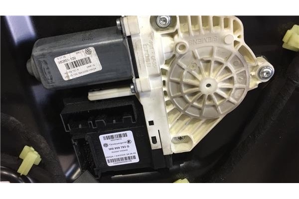 Recambio de elevalunas electrico delantero izquierdo para volkswagen passat berlina (3c2) 2.0 tdi 16v referencia OEM IAM 3C18377