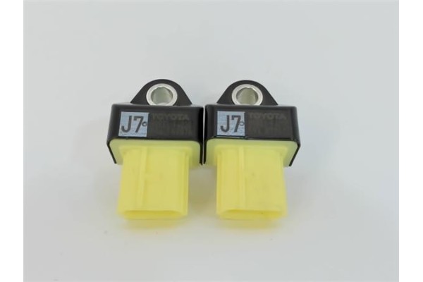 Recambio de sensor airbag lateral delantero derecho para toyota c-hr (x10) 2.0 hibrido referencia OEM IAM 89831F4020  