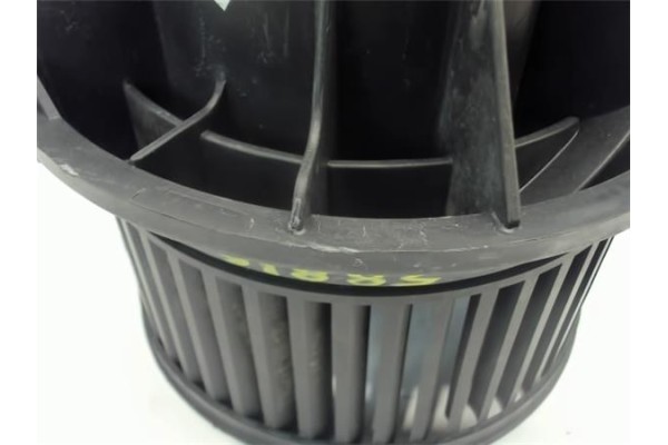 Recambio de motor calefaccion para opel vivaro 1.9 dti referencia OEM IAM 4409448 6MVY83AC 