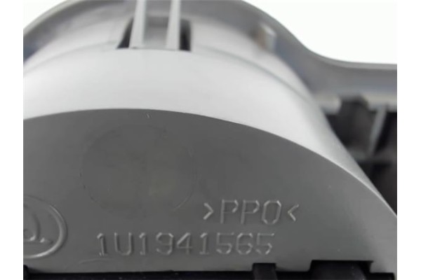 Recambio de mando de luces para skoda octavia berlina (1u2) 1.9 tdi glx referencia OEM IAM 1U1941565  